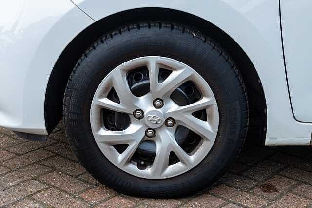 Hyundai i10 1.0 SE 5dr