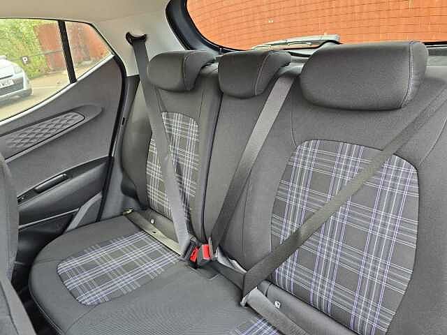 Hyundai i10 1.0 [63] Premium 5dr Auto [Nav]