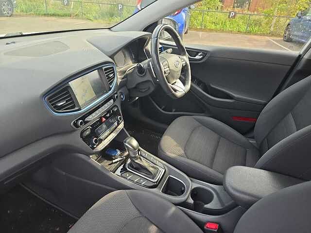 Hyundai IONIQ 1.6 GDi Hybrid Premium 5dr DCT