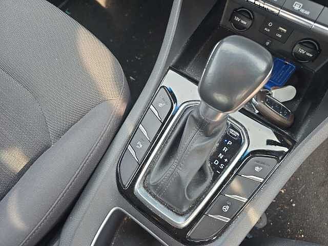 Hyundai IONIQ 1.6 GDi Hybrid Premium 5dr DCT