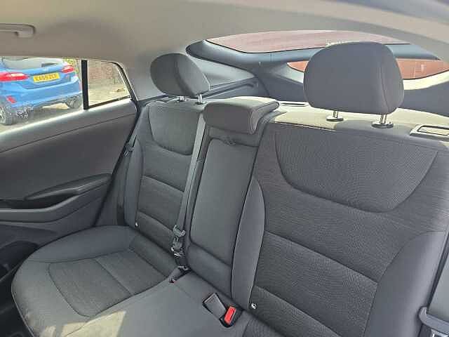 Hyundai IONIQ 1.6 GDi Hybrid Premium 5dr DCT