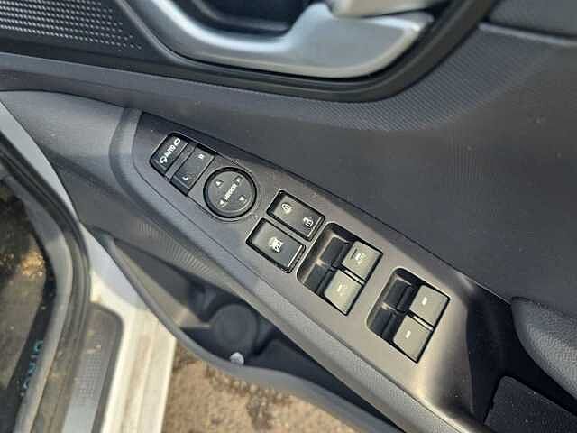 Hyundai IONIQ 1.6 GDi Hybrid Premium 5dr DCT