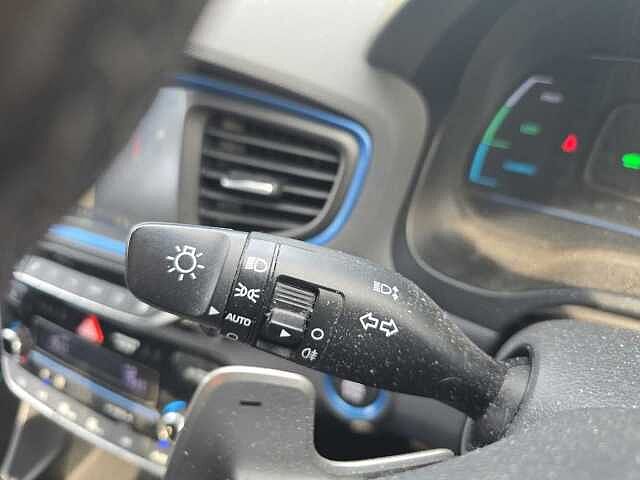 Hyundai IONIQ 1.6 GDi Hybrid Premium 5dr DCT