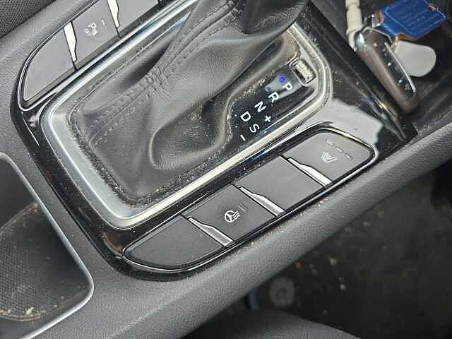 Hyundai IONIQ 1.6 GDi Hybrid Premium 5dr DCT