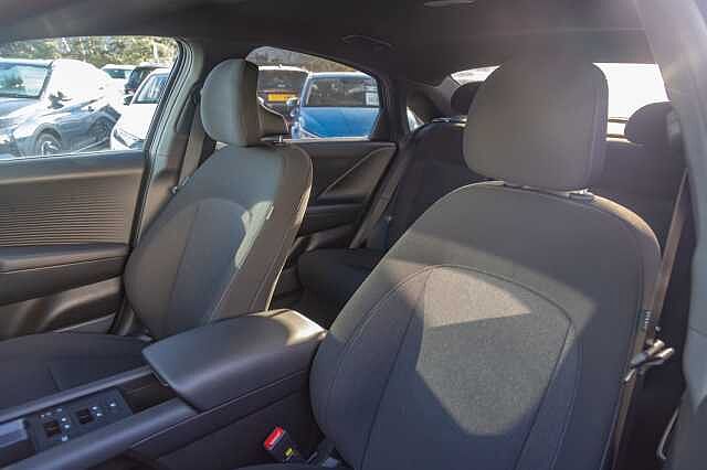 Hyundai IONIQ 6 E (228ps) Premium 77kWh (Single Motor) RWD