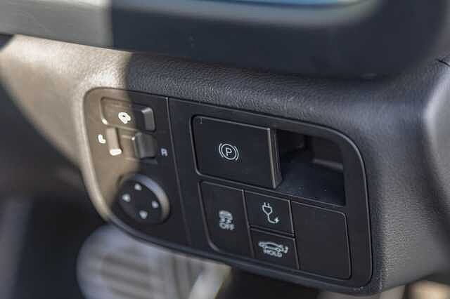 Hyundai IONIQ 6 E (228ps) Premium 77kWh (Single Motor) RWD