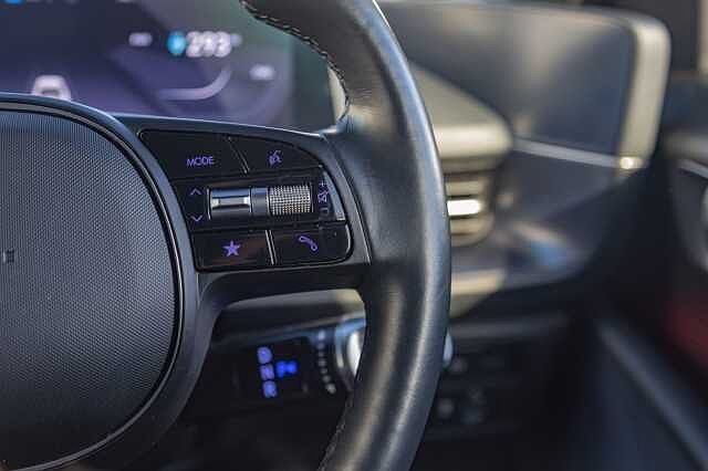 Hyundai IONIQ 6 E (228ps) Premium 77kWh (Single Motor) RWD