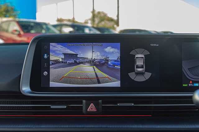 Hyundai IONIQ 6 E (228ps) Premium 77kWh (Single Motor) RWD