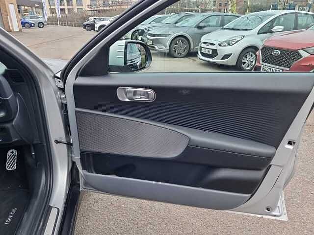 Hyundai IONIQ 6 E (228ps) Premium 77kWh (Single Motor) RWD