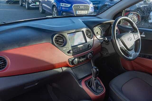 Hyundai i10 1.2 Premium SE 5dr Auto