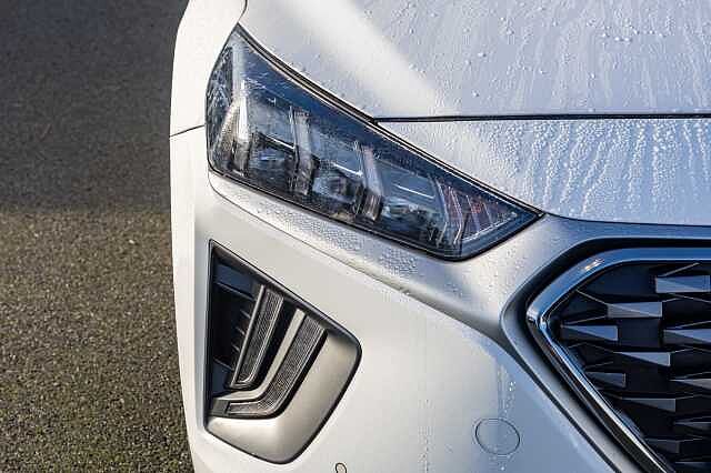 Hyundai IONIQ 1.6 GDi Hybrid Premium SE 5dr DCT White