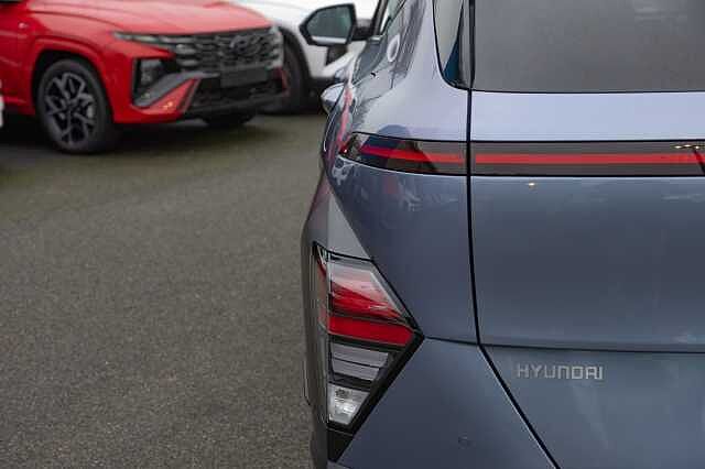 Hyundai KONA 1.6 Hybrid 129 Ultimate 5dr DCT Meta BLUE