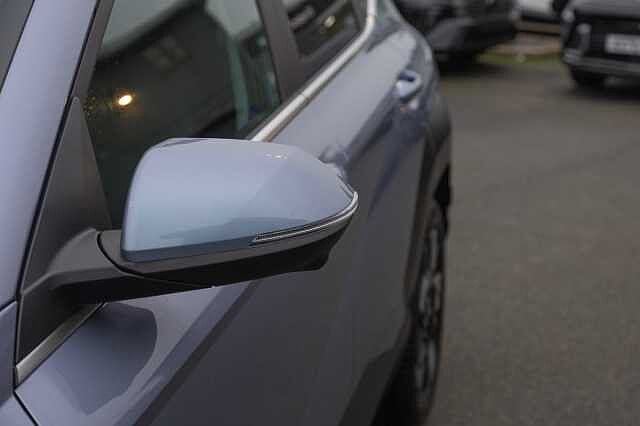 Hyundai KONA 1.6 Hybrid 129 Ultimate 5dr DCT Meta BLUE