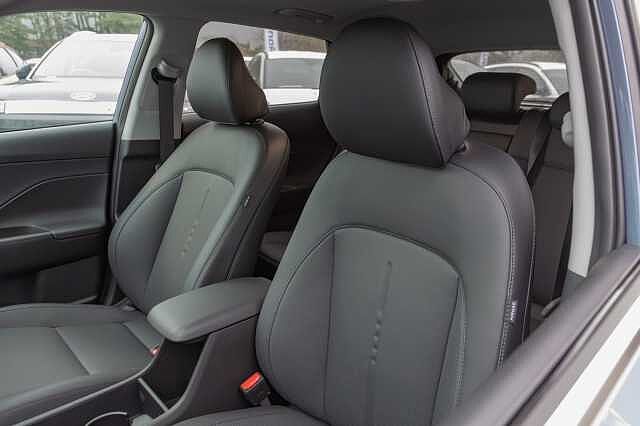 Hyundai KONA 1.6 Hybrid 129 Ultimate 5dr DCT Meta BLUE