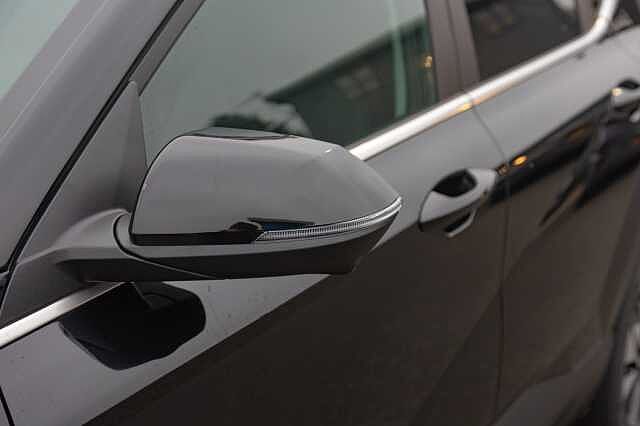 Hyundai KONA 1.6 Hybrid 129 Ultimate 5dr DCT Abyss Black