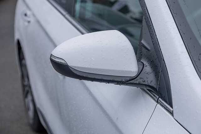 Hyundai IONIQ 100kW Premium SE 38kWh 5dr Auto