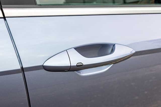 Hyundai KONA 1.6T 138 Ultimate 5dr DCT Meta BLUE