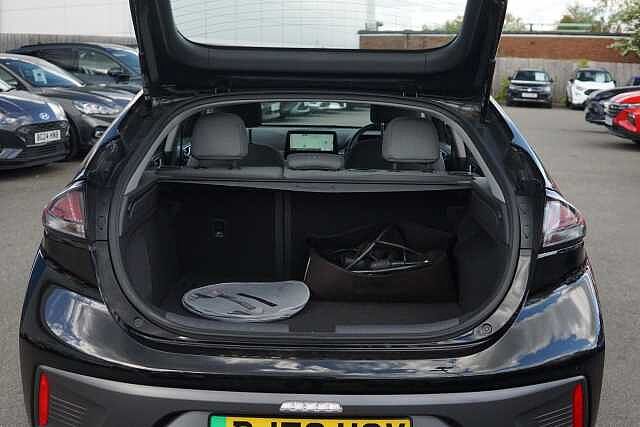 Hyundai IONIQ 100kW Premium 38kWh 5dr Auto