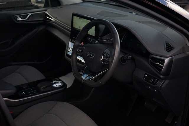 Hyundai IONIQ 100kW Premium 38kWh 5dr Auto