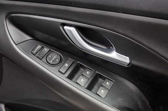 Hyundai i30 1.4T GDI Premium SE 5dr