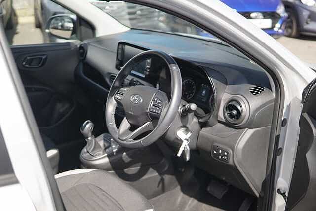 Hyundai i10 1.0 MPi SE Connect 5dr Auto