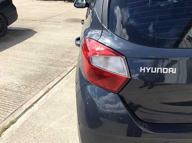 Hyundai i10 1.0 Advance 5dr