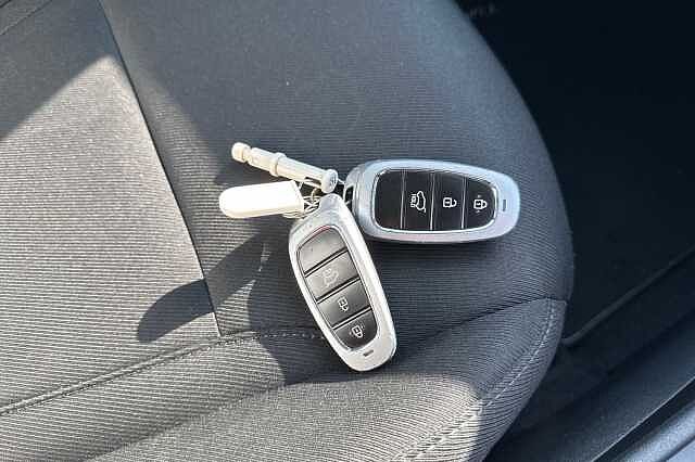 Hyundai TUCSON 1.6 TGDi Premium 5dr 2WD Polar White