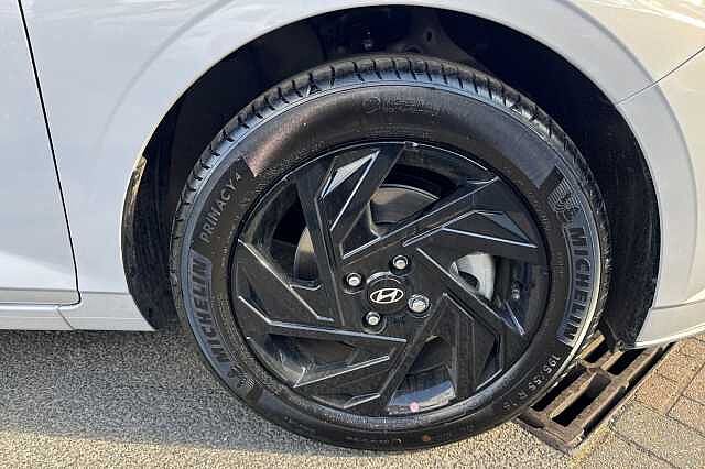 Hyundai i20 1.0T GDi 90 Black Line 5dr