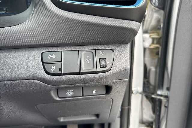 Hyundai IONIQ 1.6 GDi Hybrid Premium 5dr DCT