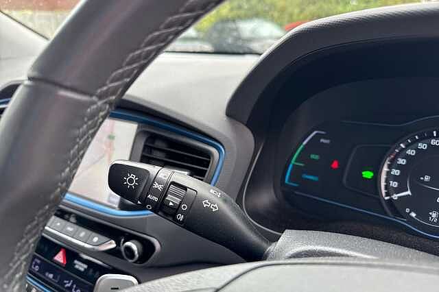 Hyundai IONIQ 1.6 GDi Hybrid Premium 5dr DCT