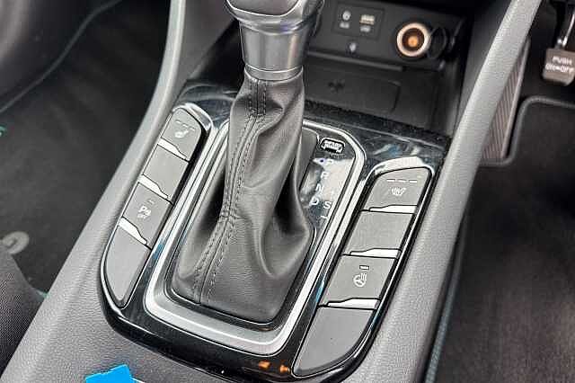 Hyundai IONIQ 1.6 GDi Hybrid Premium 5dr DCT