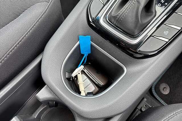Hyundai IONIQ 1.6 GDi Hybrid Premium 5dr DCT
