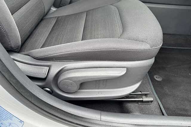 Hyundai IONIQ 1.6 GDi Hybrid Premium 5dr DCT