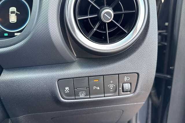 Hyundai KONA 1.6 GDi Hybrid Premium 5dr DCT Ecotronic Grey