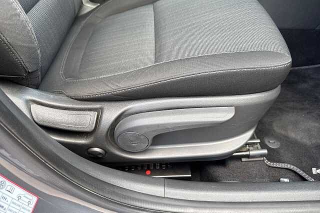 Hyundai KONA 1.6 GDi Hybrid Premium 5dr DCT Ecotronic Grey