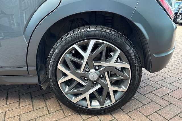 Hyundai KONA 1.6 GDi Hybrid Premium 5dr DCT Ecotronic Grey